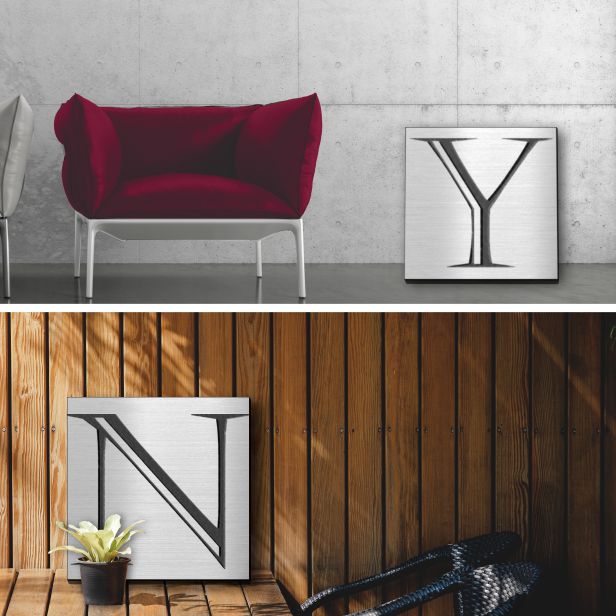 アートパネル art panel 【R】モダン おしゃれ 壁掛け イニシャル アルファベット アートボード 金属風 art board インテリア ステンレス調 シルバー 銀 正方形 四角 ピンフック対応 簡単取付 日本製 (配送4)