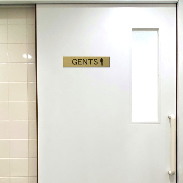 ドアプレート (GENTS マーク付) ゴールド 真鍮風 男子トイレ 男子 ジェンツ おしゃれ シンプル トイレサイン お手洗い 男 サインプレート ドア 室名 表示 プレート 表示サイン 会社 オフィス 病院 お店 店舗 金 シール式 アクリル製 日本製 屋外対応 (配送2)