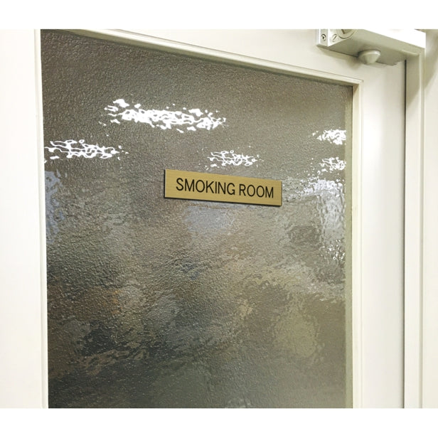 ドアプレート (SMOKING ROOM) ゴールド 真鍮風 スモーキングルーム 喫煙スペース 喫煙所 喫煙ルーム タバコ 煙草 おしゃれ シンプル サインプレート 表示 プレート オフィス お店 店舗 会社 お店 工場 金 シール式 アクリル製 日本製 屋外対応 (配送2)