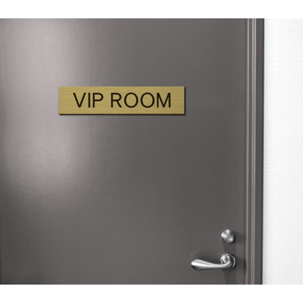 ドアプレート (VIP ROOM) ゴールド 真鍮風 ビップルーム VIP おしゃれ シンプル マーク 業務用 店舗用 サインプレート ルームプレート ドア 室名 表示 プレート ホテル 部屋 お店 個室 別荘 店舗 施設 金 シール式 アクリル製 日本製 屋外対応 (配送2)